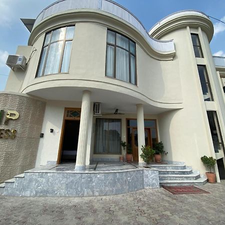 Vip Express Hotel Peshawar Exterior foto