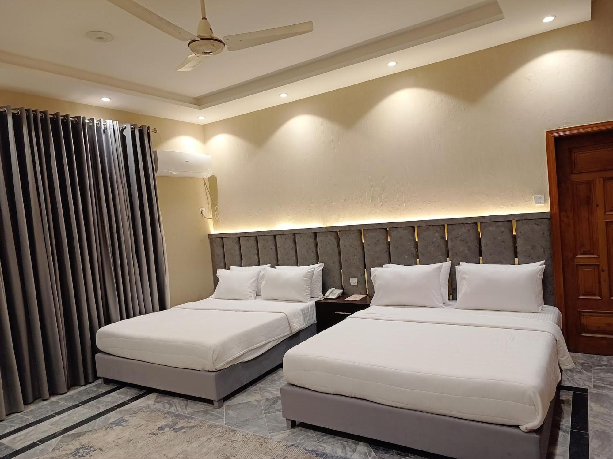 Vip Express Hotel Peshawar Exterior foto